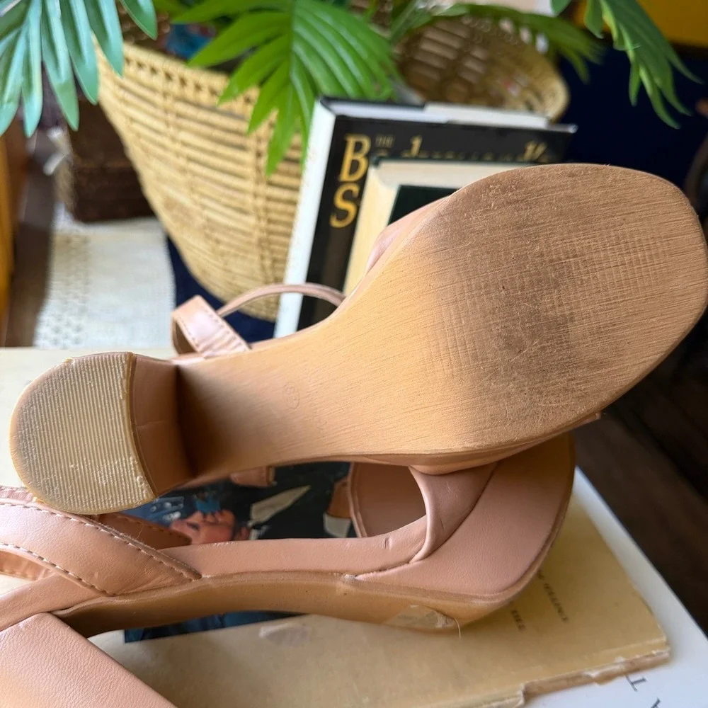 Top Moda Tan Nude Platform Block Heel Sandals Ankle Strap Womens Size 8.5